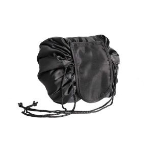 Pouch, egy női táska különböző kiegészítők tárolására